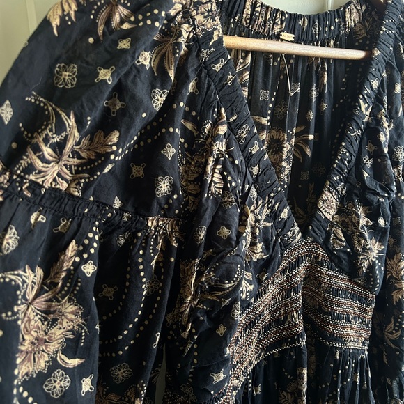 Like new Free People “Golden Hour” maxi dress size S. Stunning. Deep V. Boho - Picture 9 of 16